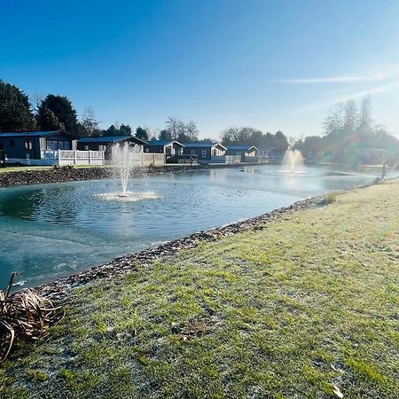 Fir Tree Lodge With Hot Tub York Dış mekan fotoğraf