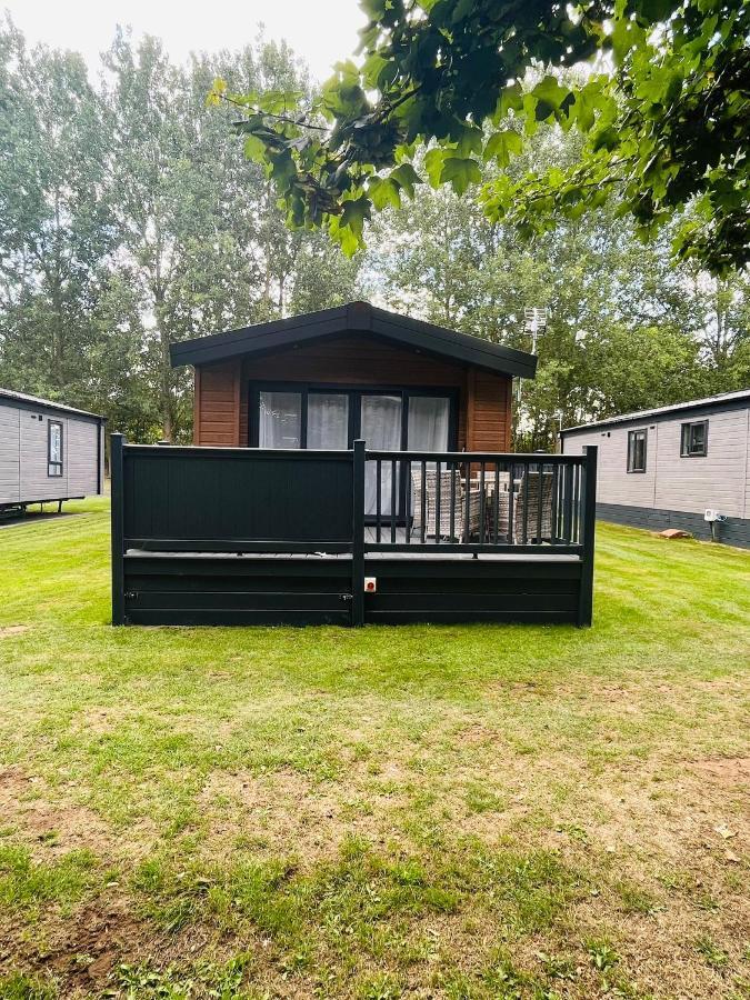Fir Tree Lodge With Hot Tub York Dış mekan fotoğraf