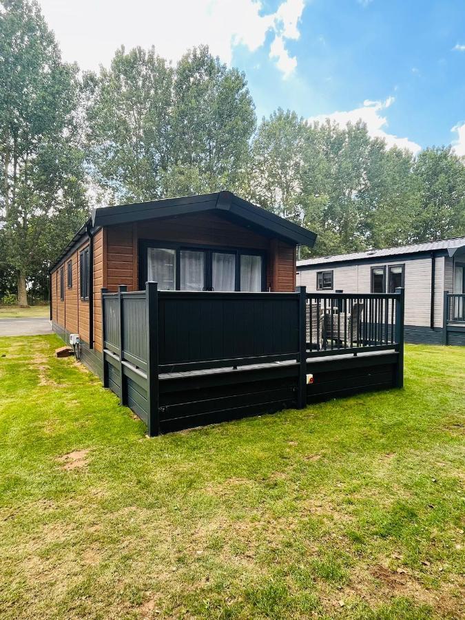 Fir Tree Lodge With Hot Tub York Dış mekan fotoğraf