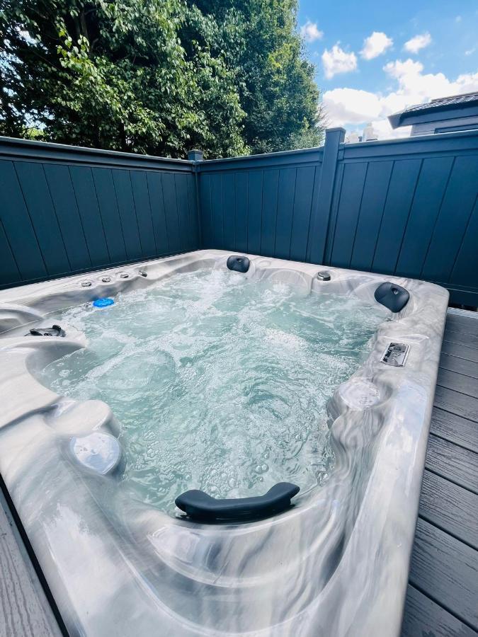 Fir Tree Lodge With Hot Tub York Dış mekan fotoğraf