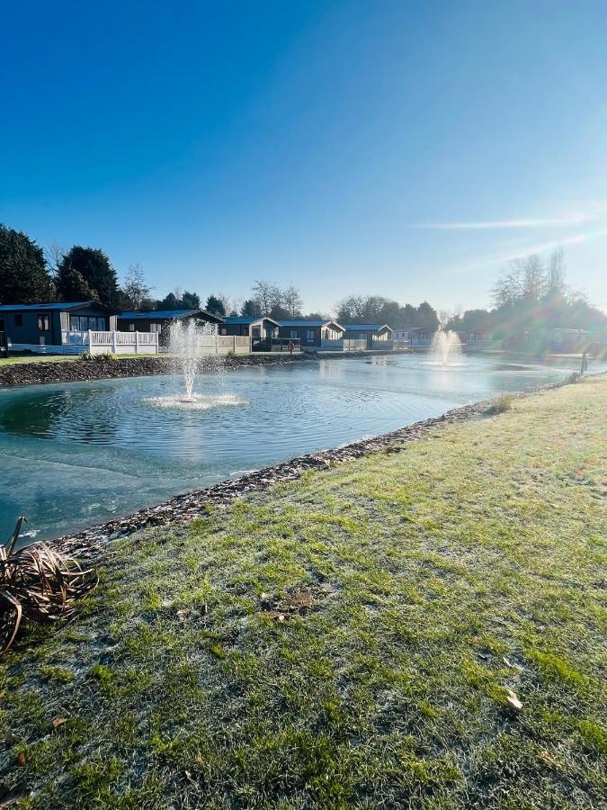 Fir Tree Lodge With Hot Tub York Dış mekan fotoğraf